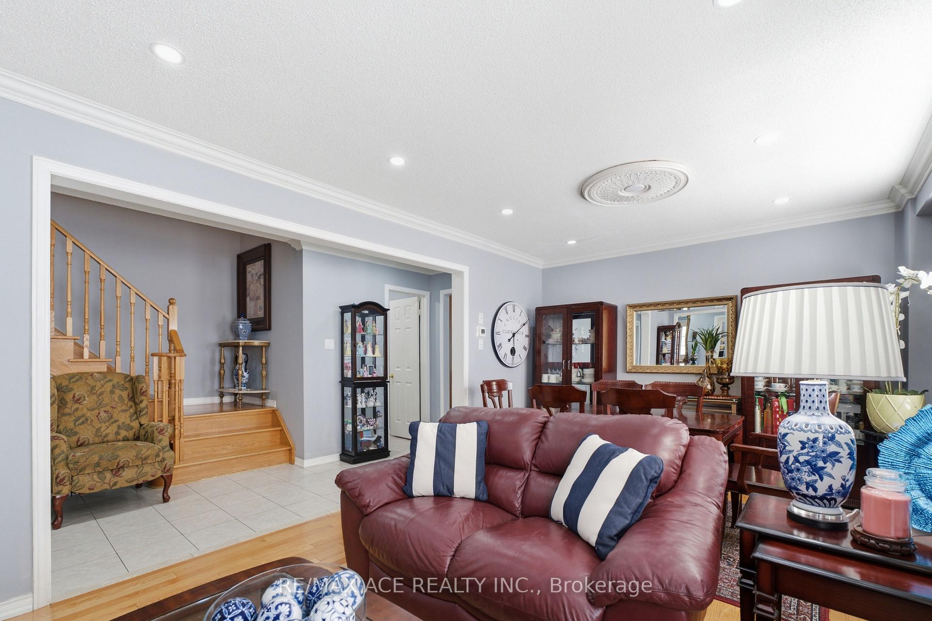 Photo 11 of 58 Andriana Crescent, Markham, Box Grove — HOMEH