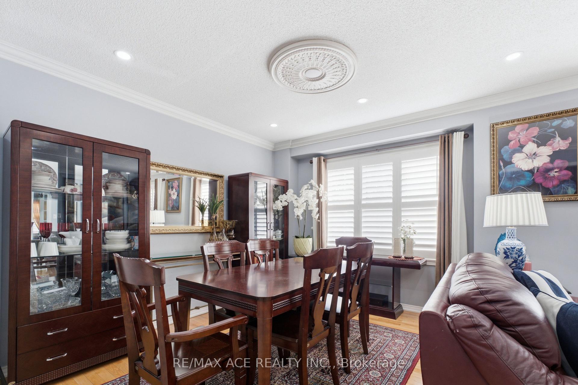 Photo 12 of 58 Andriana Crescent, Markham, Box Grove — HOMEH