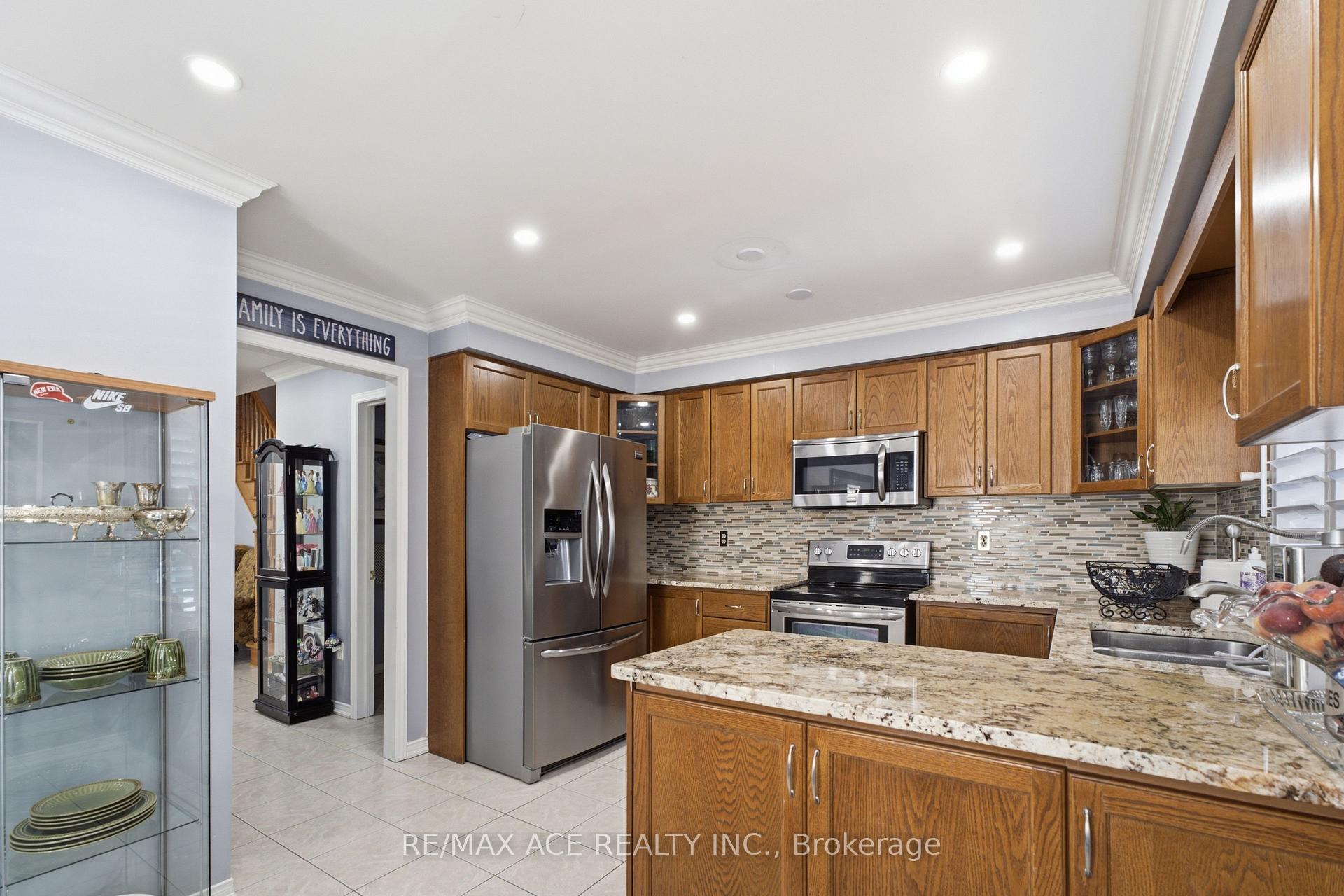Photo 16 of 58 Andriana Crescent, Markham, Box Grove — HOMEH