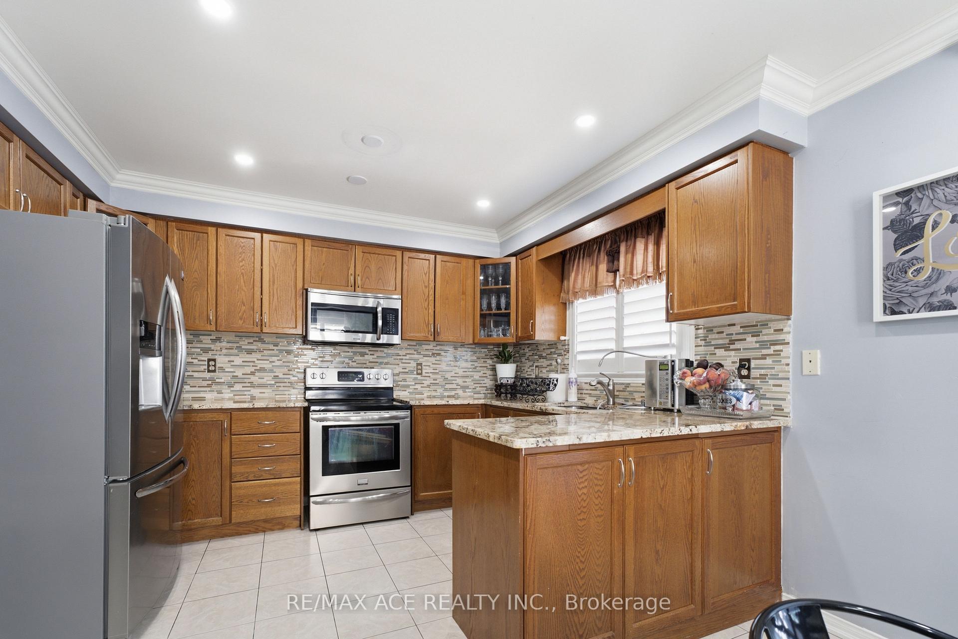 Photo 19 of 58 Andriana Crescent, Markham, Box Grove — HOMEH