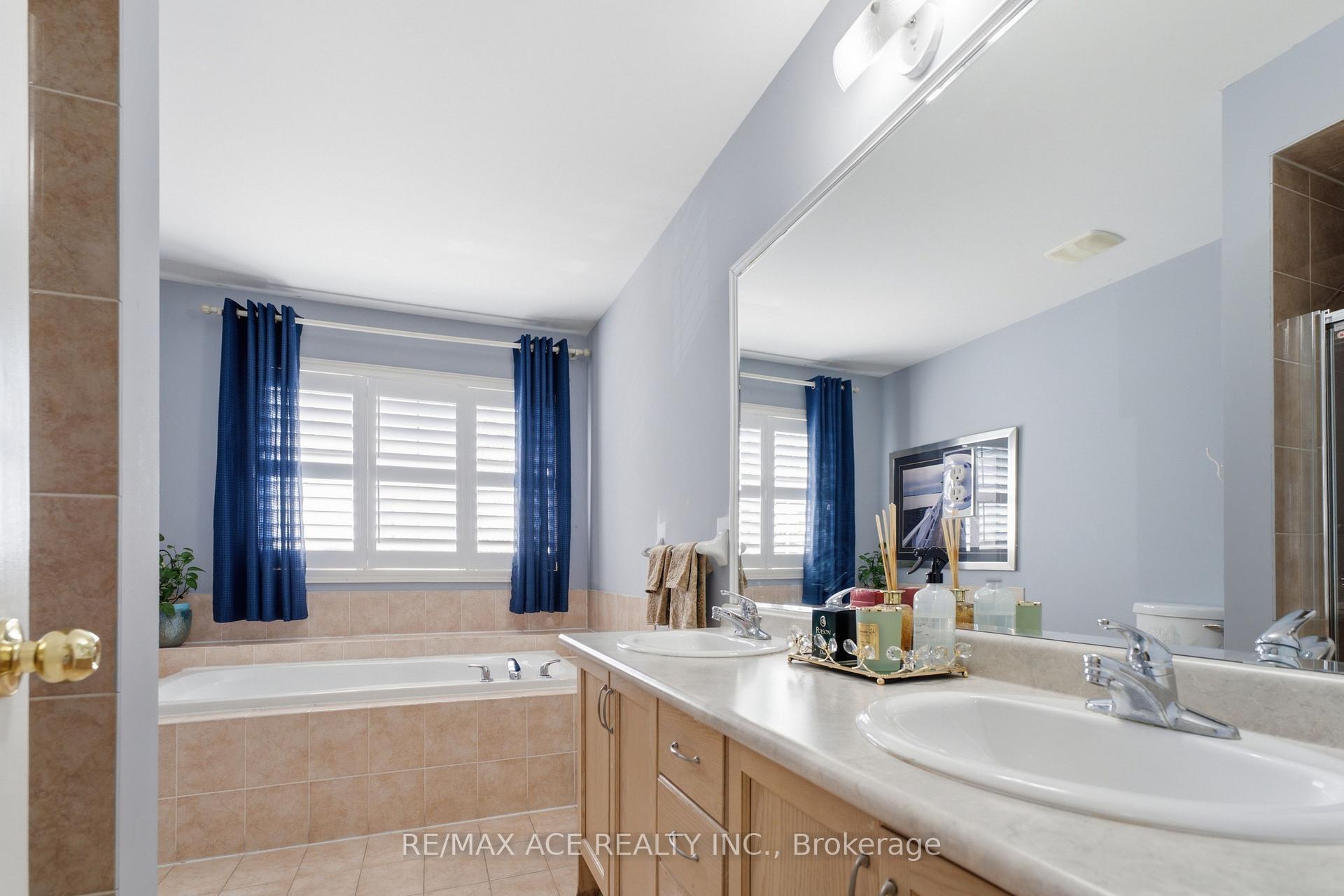 Photo 27 of 58 Andriana Crescent, Markham, Box Grove — HOMEH