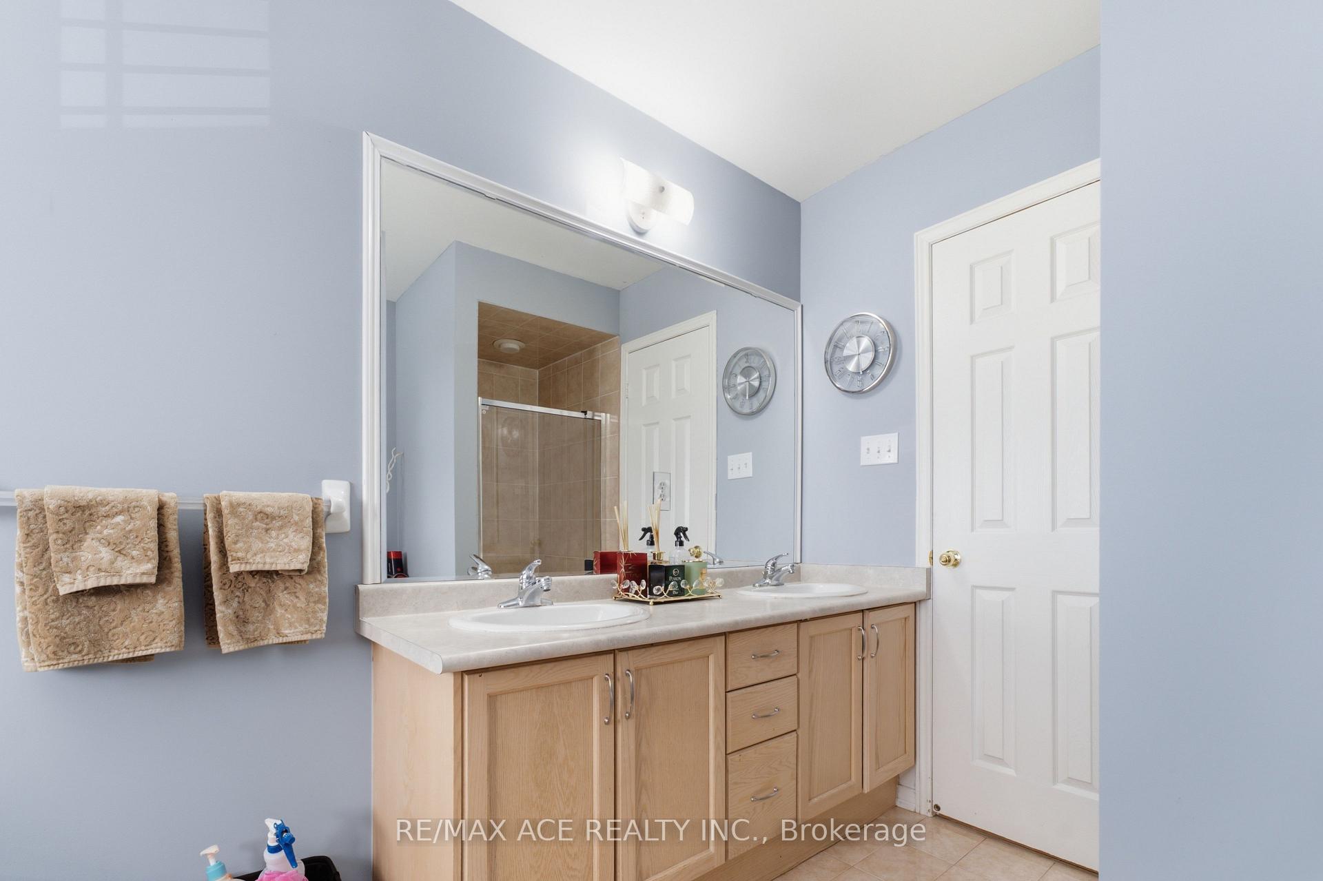 Photo 29 of 58 Andriana Crescent, Markham, Box Grove — HOMEH