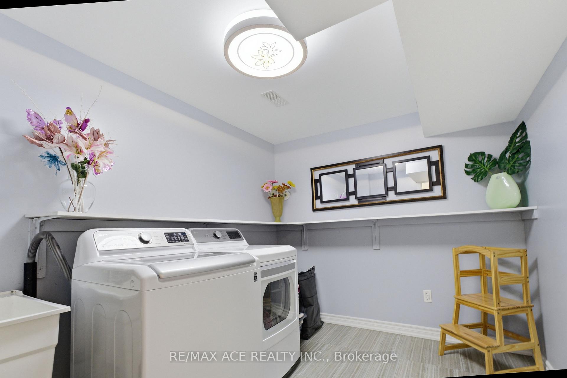 Photo 36 of 58 Andriana Crescent, Markham, Box Grove — HOMEH