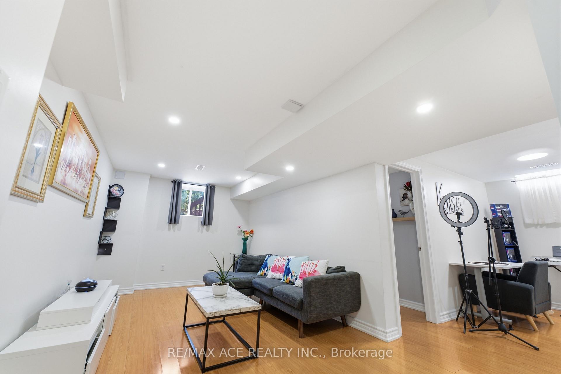 Photo 41 of 58 Andriana Crescent, Markham, Box Grove — HOMEH