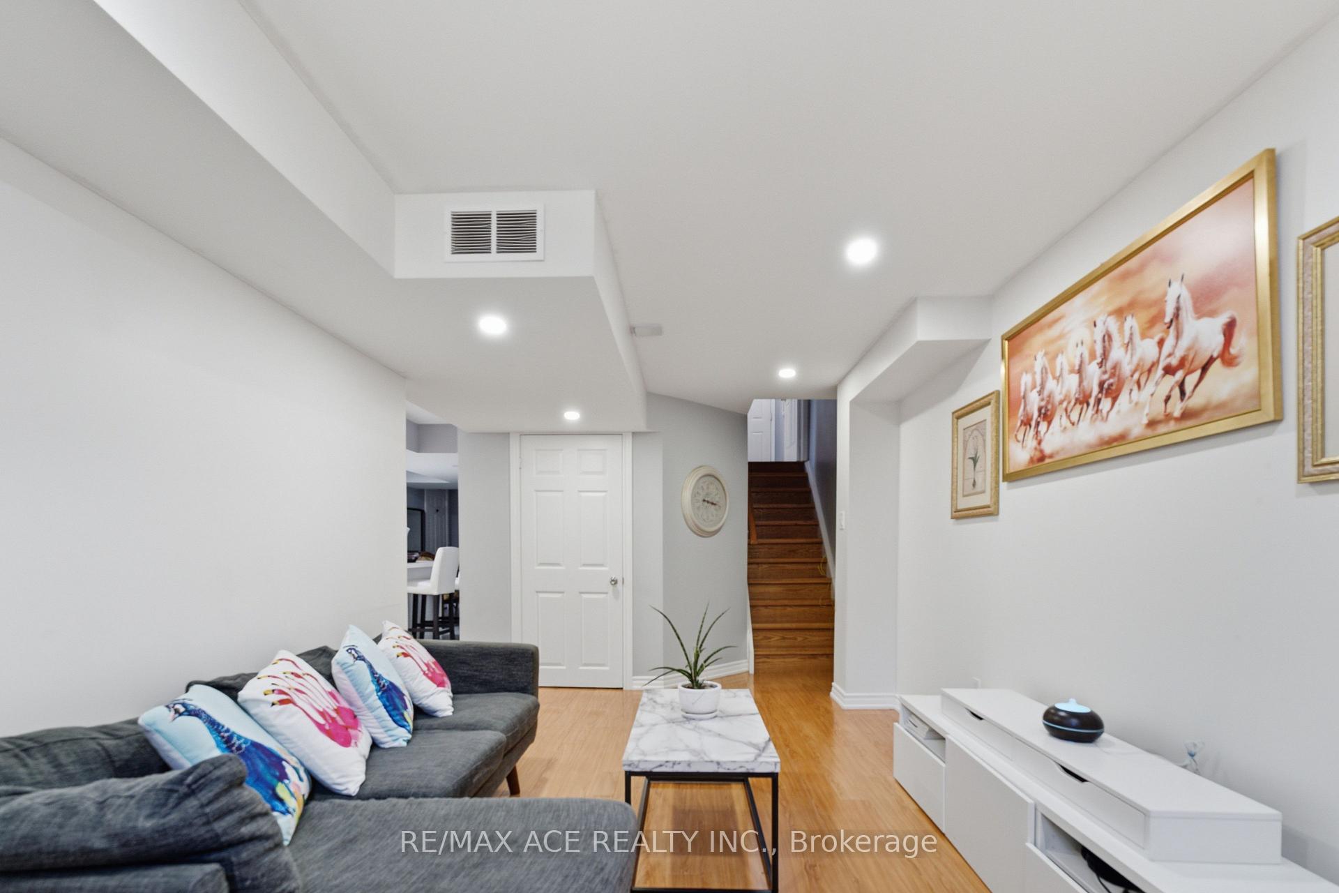 Photo 44 of 58 Andriana Crescent, Markham, Box Grove — HOMEH