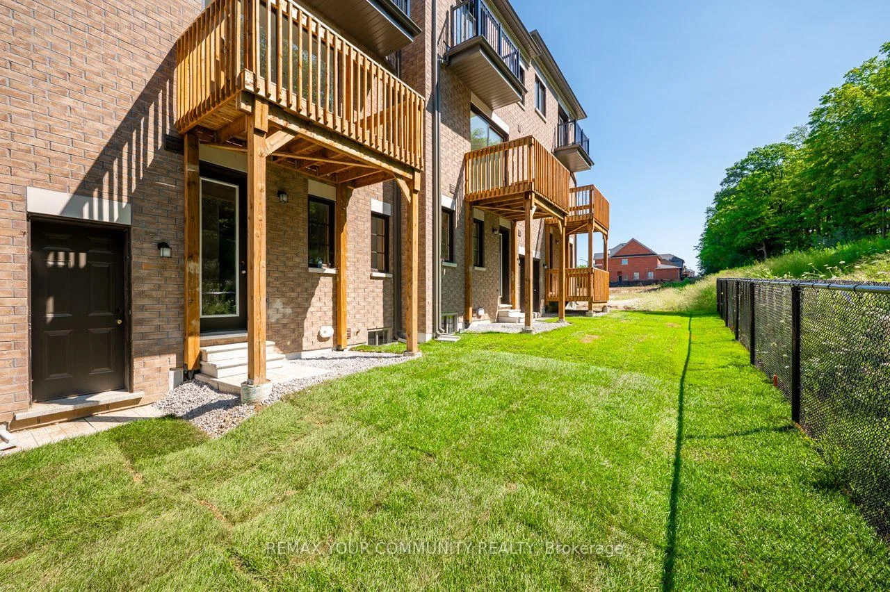 Photo 6 of 53 Donnacona Drive, Vaughan, Vellore Village — HOMEH