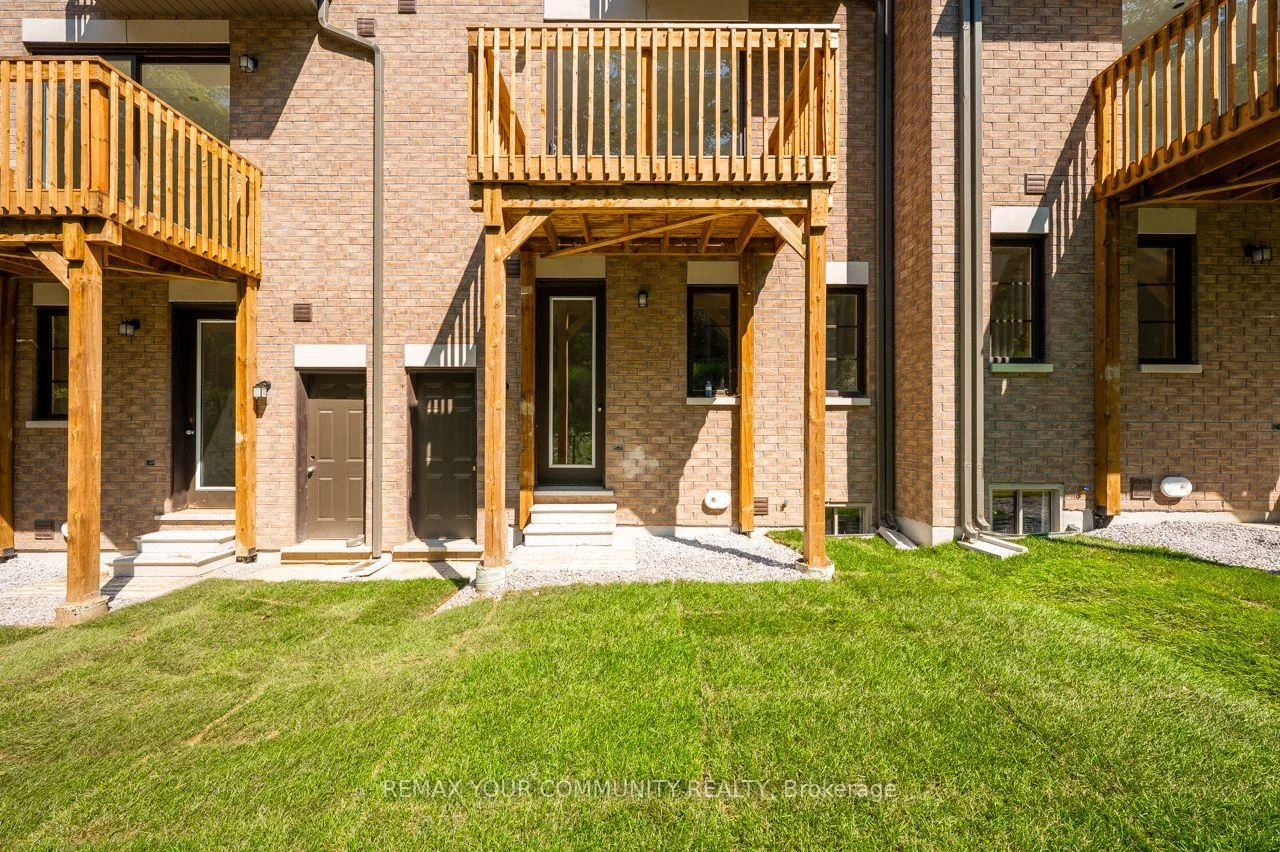 Photo 12 of 53 Donnacona Drive, Vaughan, Vellore Village — HOMEH