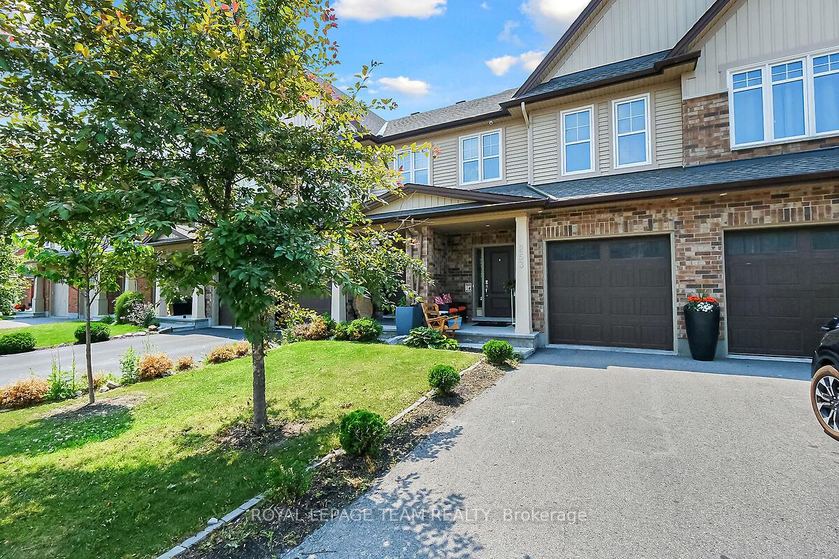 Photo 2 of 253 Fergus Crescent, Ottawa, Barrhaven - Cedargrove/Fraserdale — HOMEH