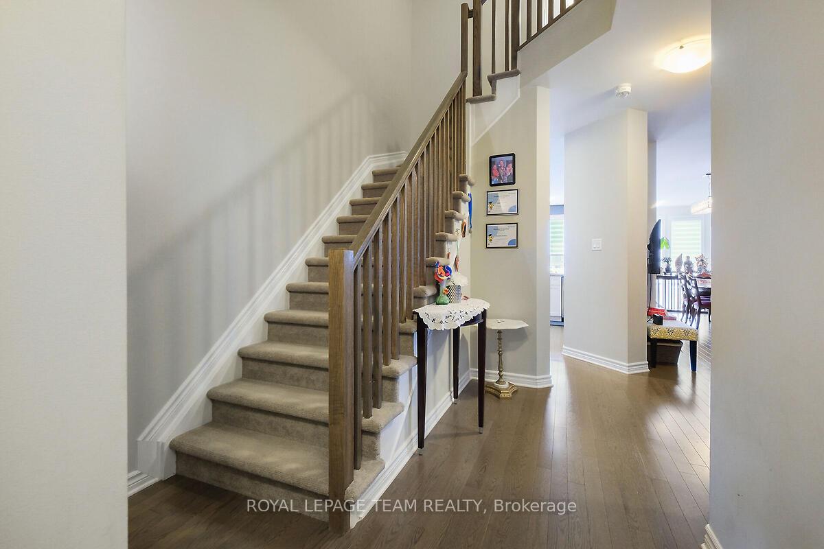 Photo 5 of 253 Fergus Crescent, Ottawa, Barrhaven - Cedargrove/Fraserdale — HOMEH