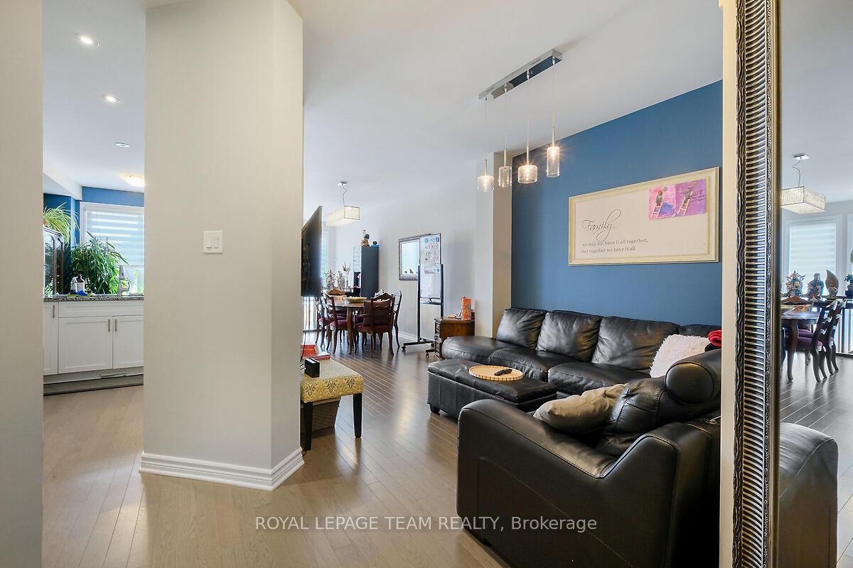Photo 7 of 253 Fergus Crescent, Ottawa, Barrhaven - Cedargrove/Fraserdale — HOMEH