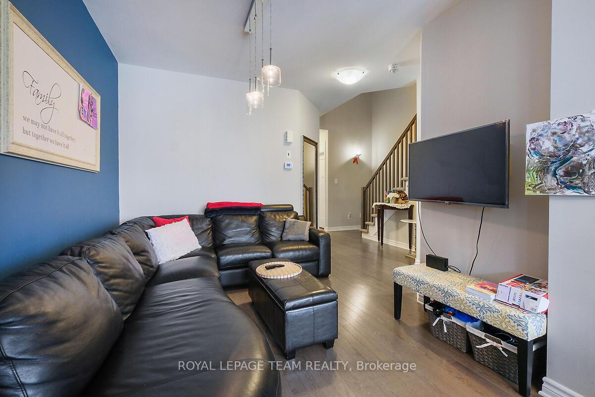 Photo 11 of 253 Fergus Crescent, Ottawa, Barrhaven - Cedargrove/Fraserdale — HOMEH