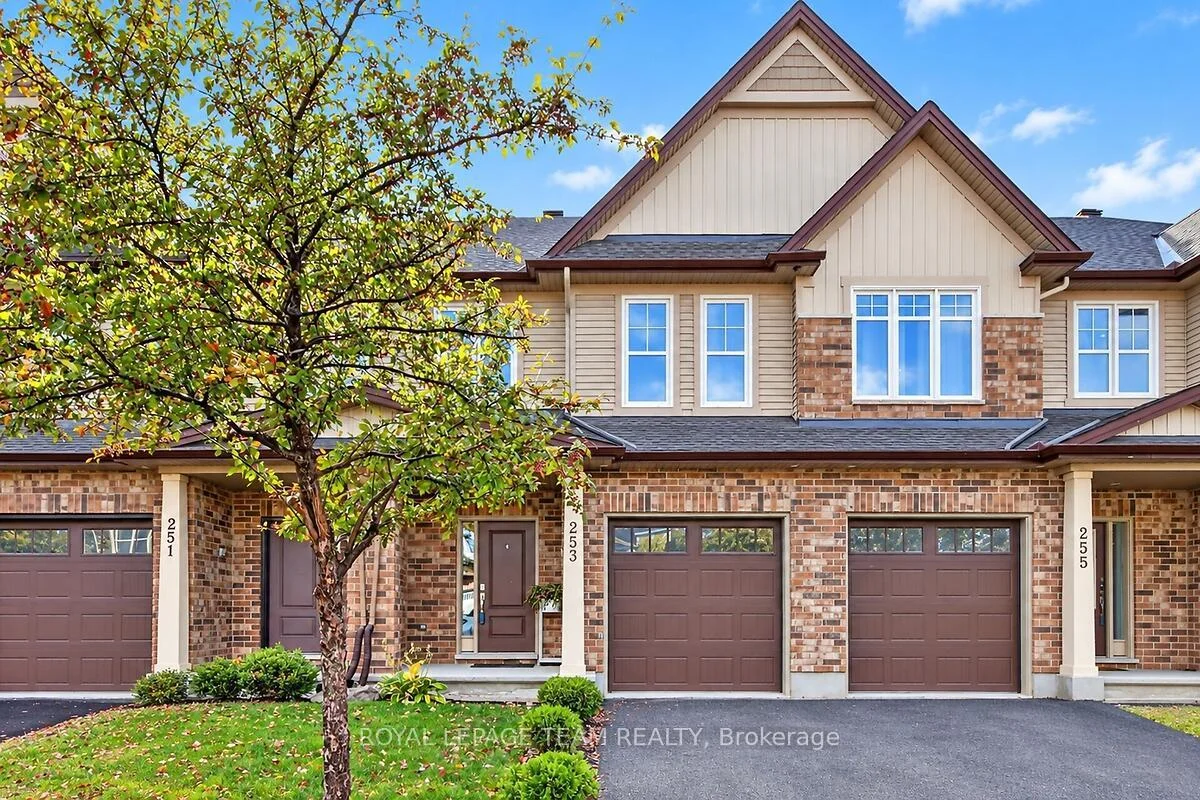 Photo 4 of 253 Fergus Crescent, Ottawa, Barrhaven - Cedargrove/Fraserdale — HOMEH
