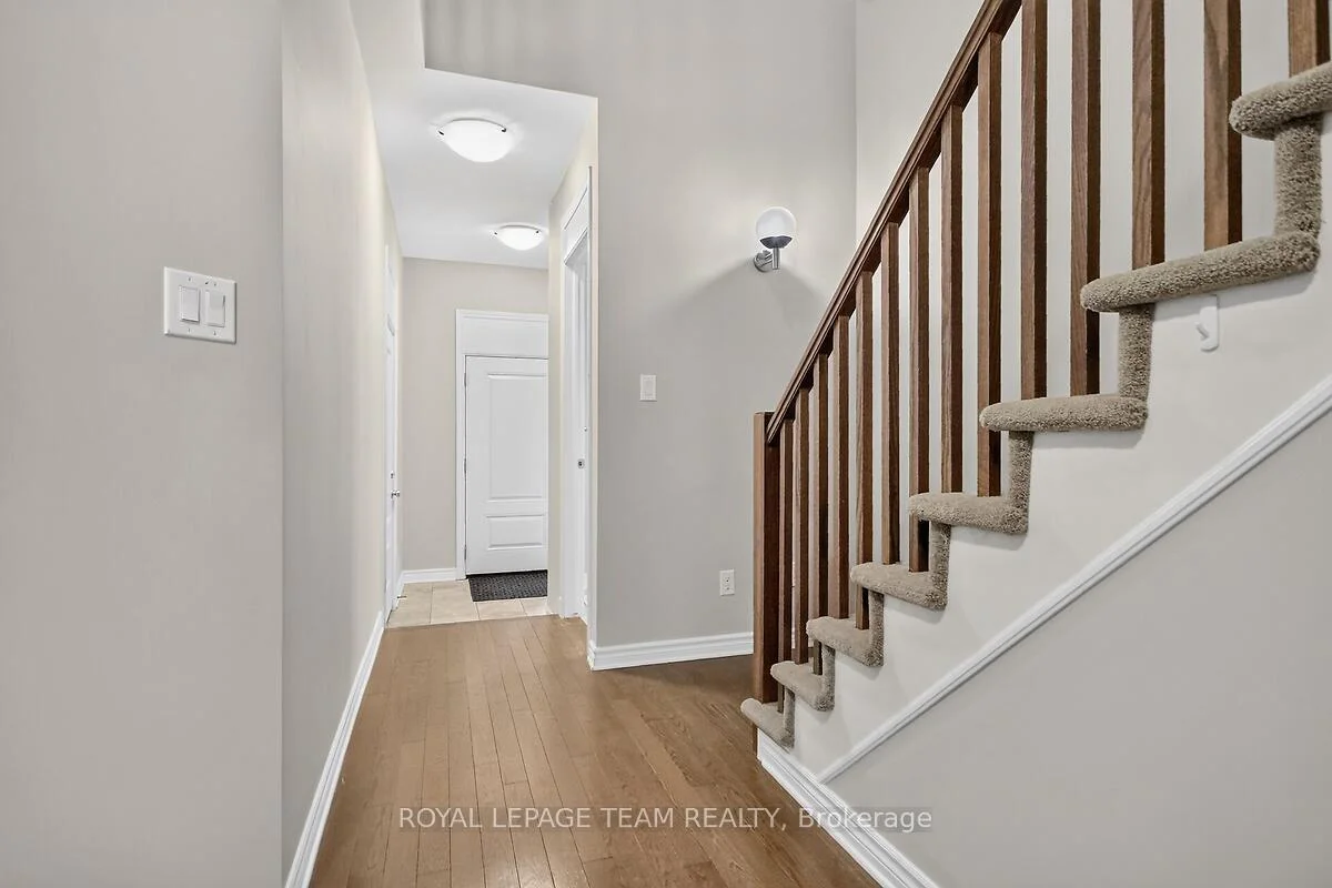 Photo 8 of 253 Fergus Crescent, Ottawa, Barrhaven - Cedargrove/Fraserdale — HOMEH