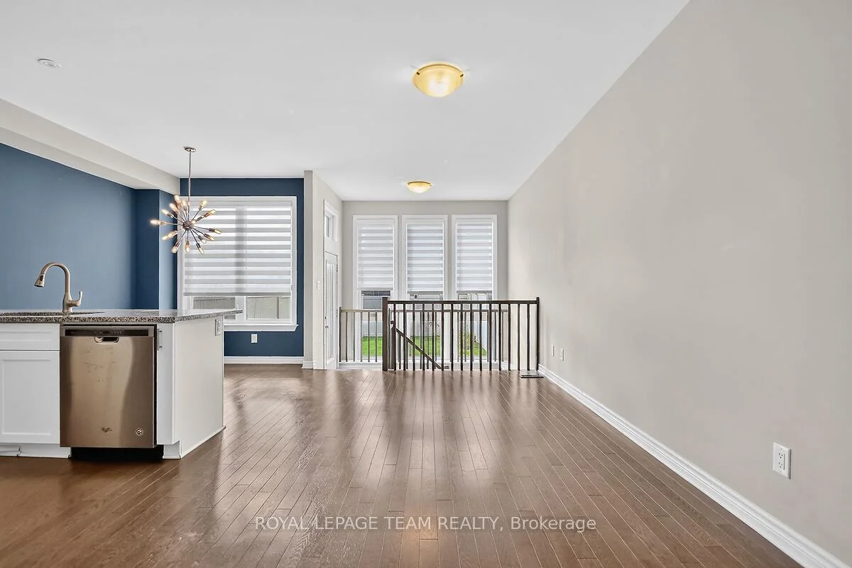 Photo 10 of 253 Fergus Crescent, Ottawa, Barrhaven - Cedargrove/Fraserdale — HOMEH