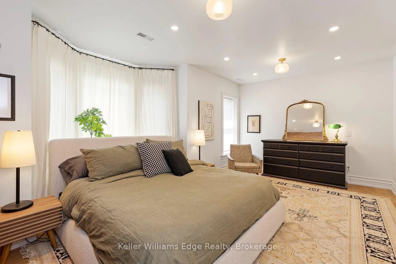 Photo 83 of 467 King William Street, Hamilton, Landsdale — HOMEH