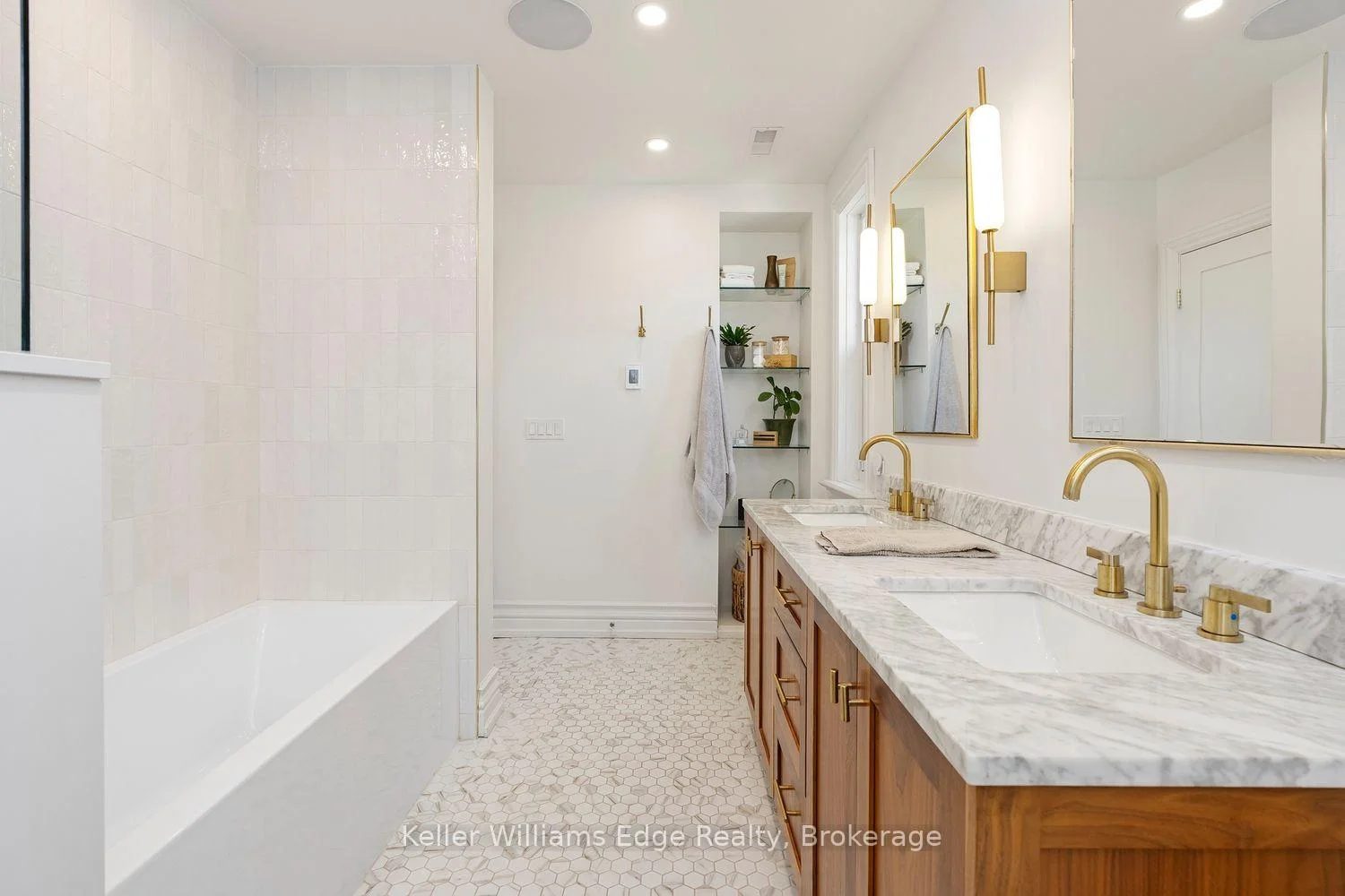 Photo 101 of 467 King William Street, Hamilton, Landsdale — HOMEH