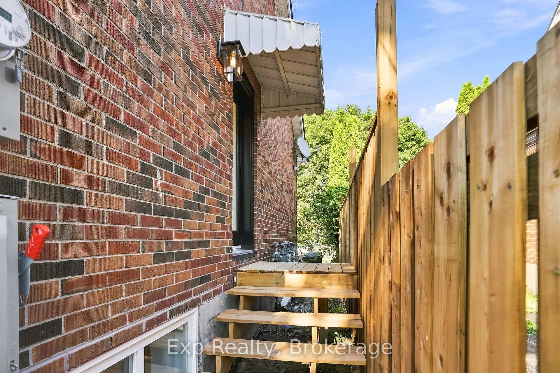 Photo 4 of Unit B, 372 Major Street, Cobourg — HOMEH