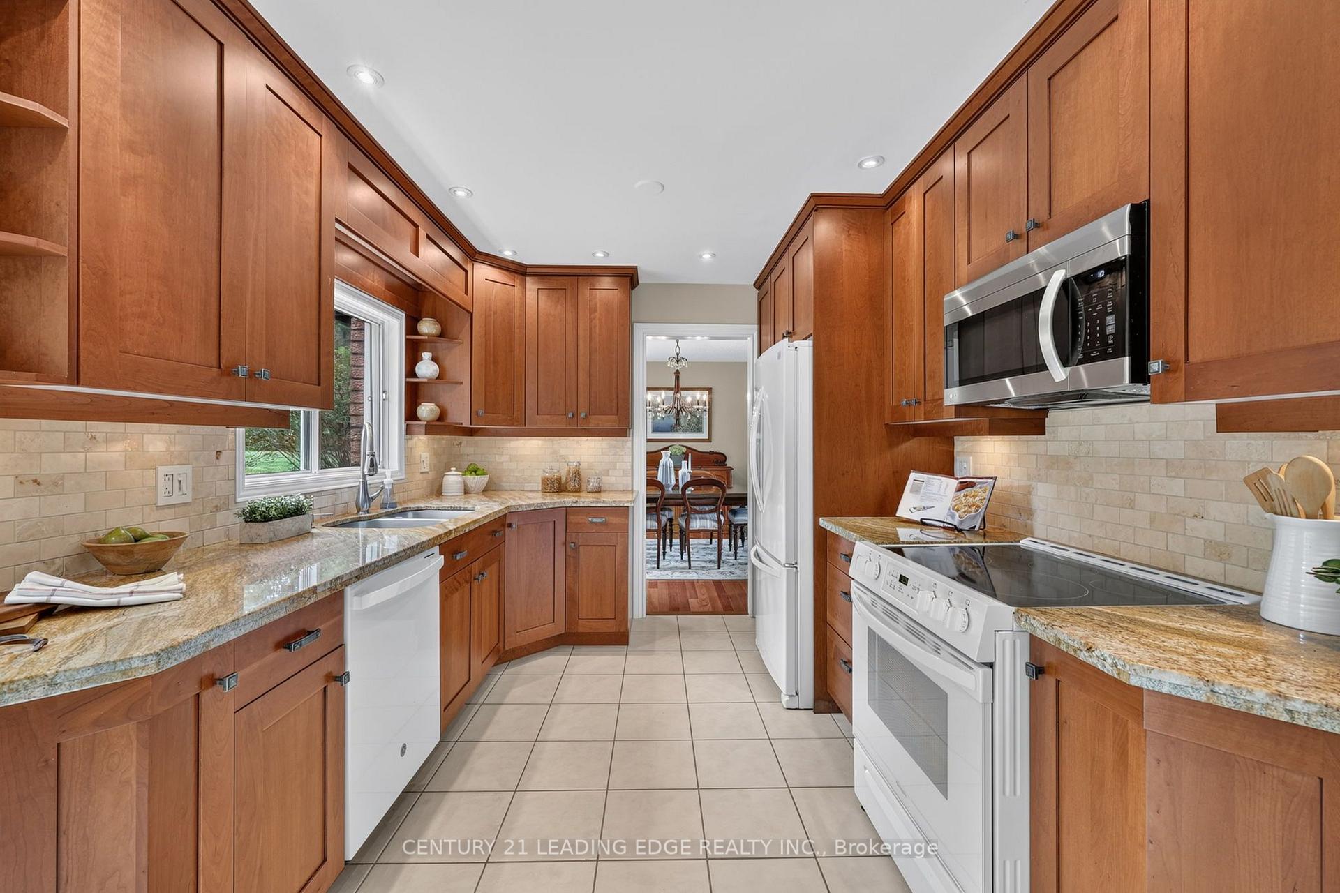 Photo 19 of 6 Cairns Boulevard, Springwater, Midhurst — HOMEH