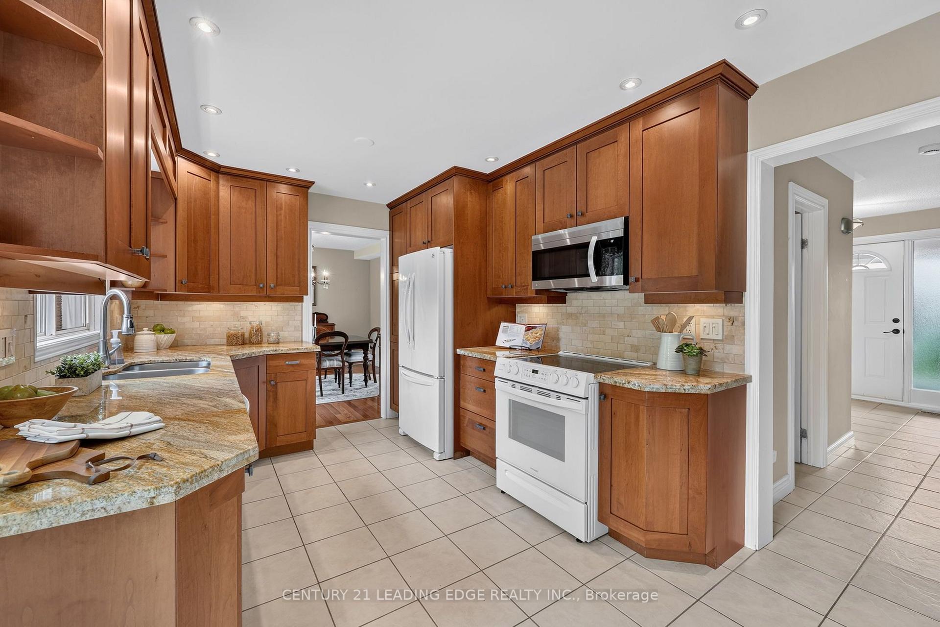 Photo 20 of 6 Cairns Boulevard, Springwater, Midhurst — HOMEH