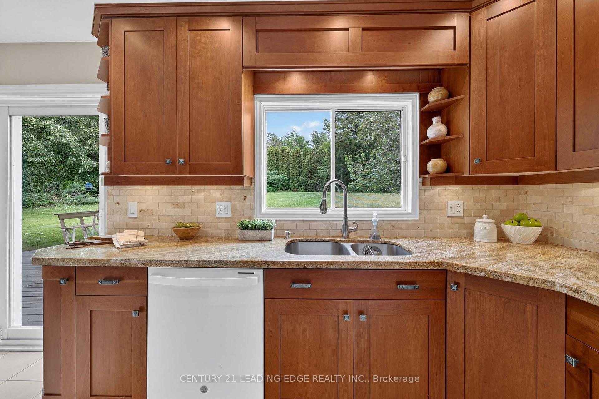 Photo 21 of 6 Cairns Boulevard, Springwater, Midhurst — HOMEH