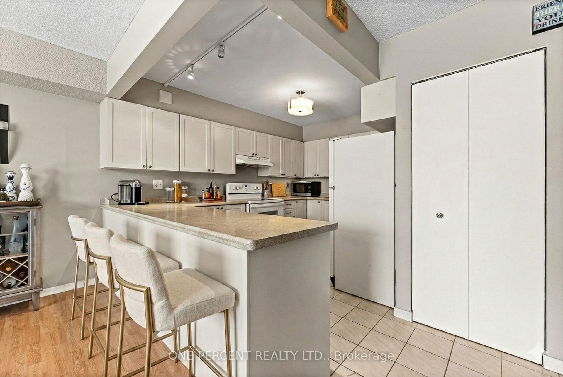 Photo 2 of Unit 25, 16 Fourth Street, Orangeville — HOMEH