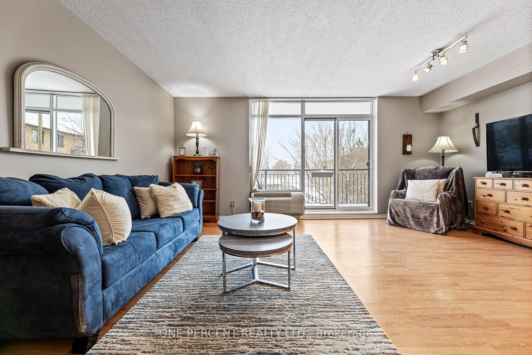Photo 3 of Unit 25, 16 Fourth Street, Orangeville — HOMEH