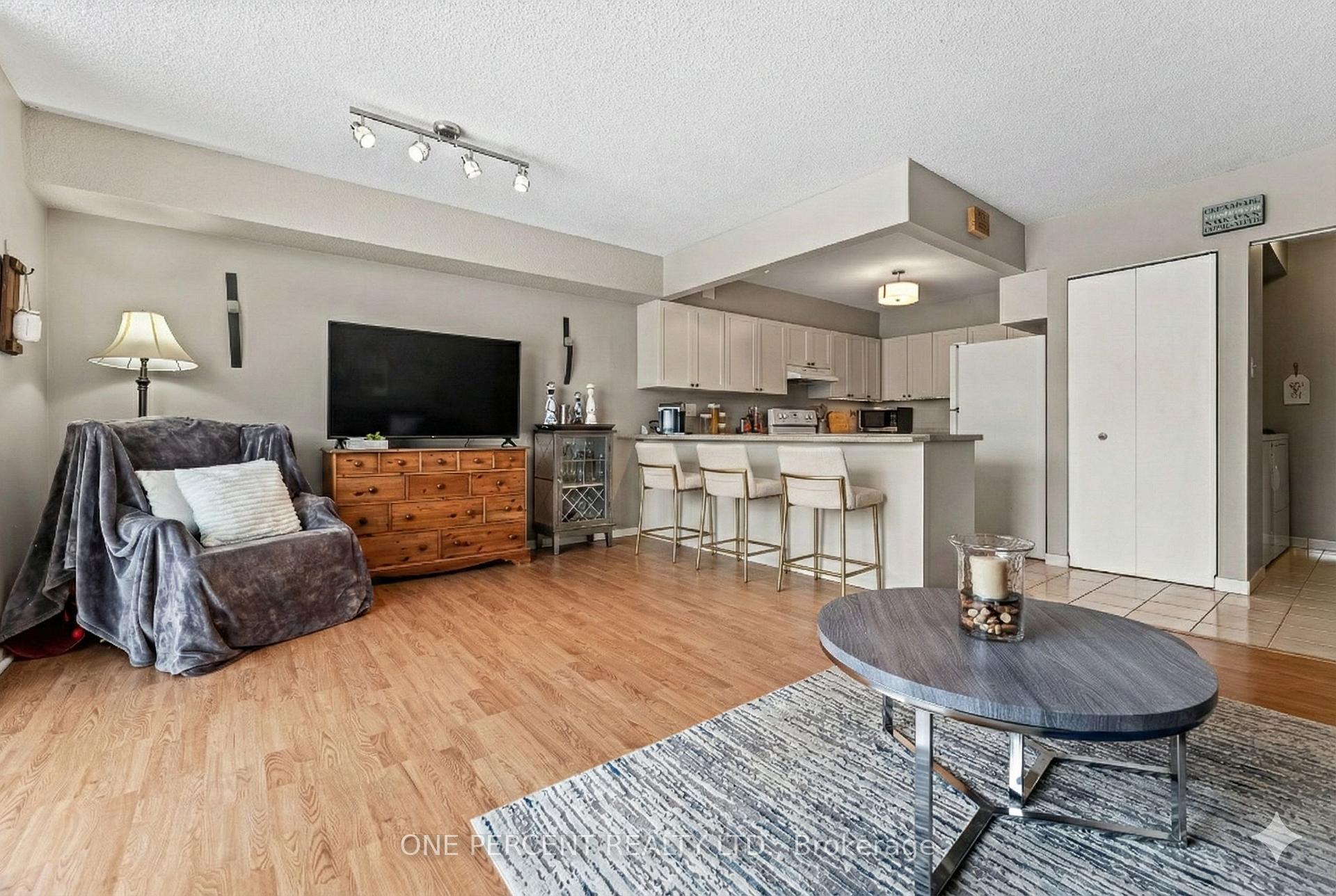 Photo 6 of Unit 25, 16 Fourth Street, Orangeville — HOMEH