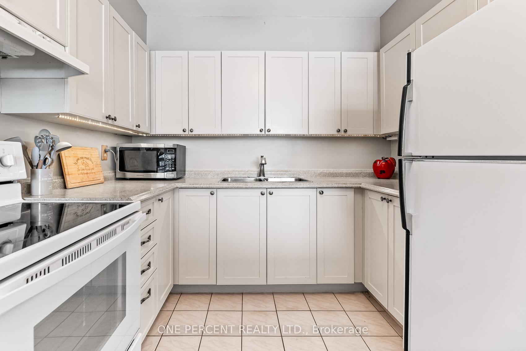 Photo 10 of Unit 25, 16 Fourth Street, Orangeville — HOMEH