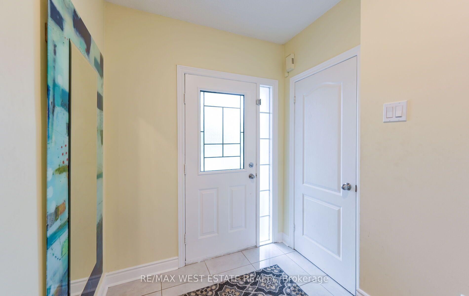 Photo 6 of 60 Waterbury Street, Caledon, Bolton East — HOMEH