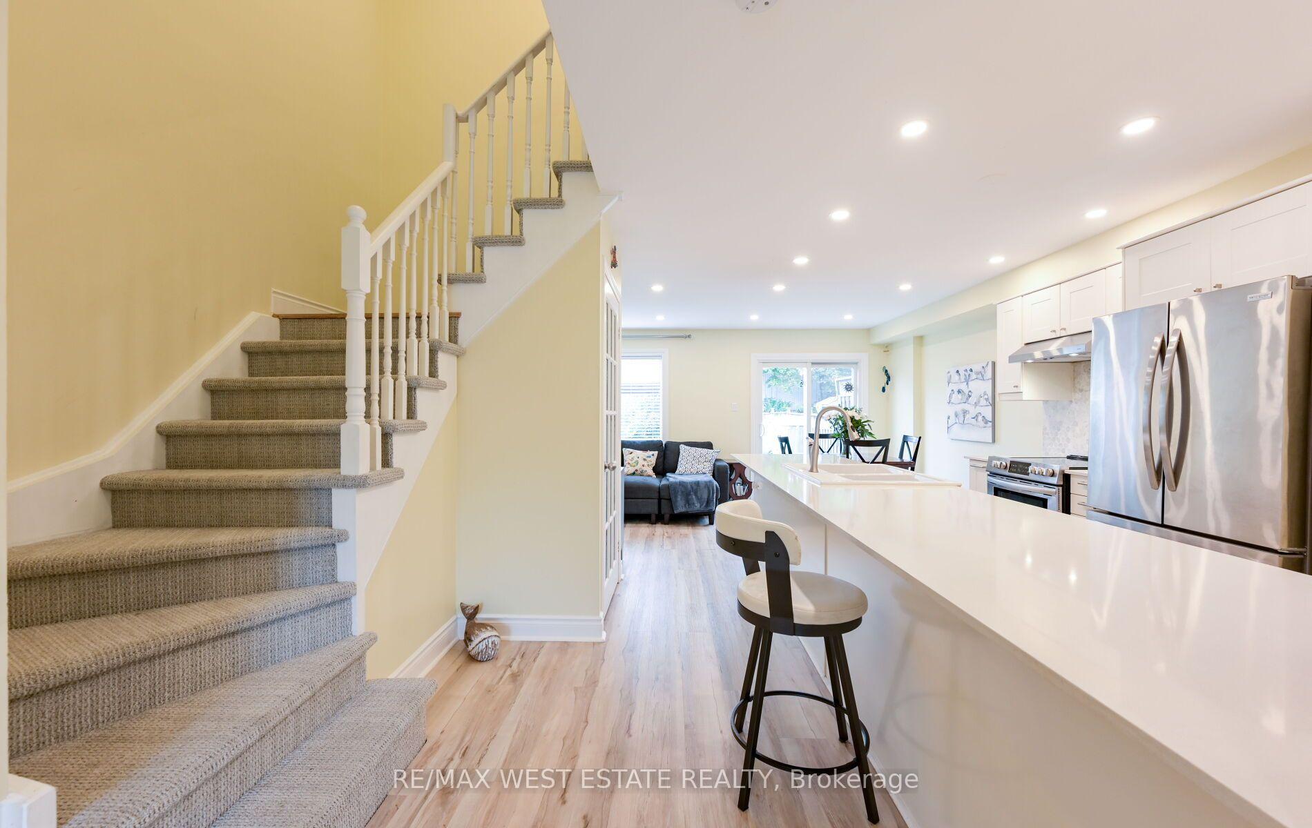 Photo 8 of 60 Waterbury Street, Caledon, Bolton East — HOMEH
