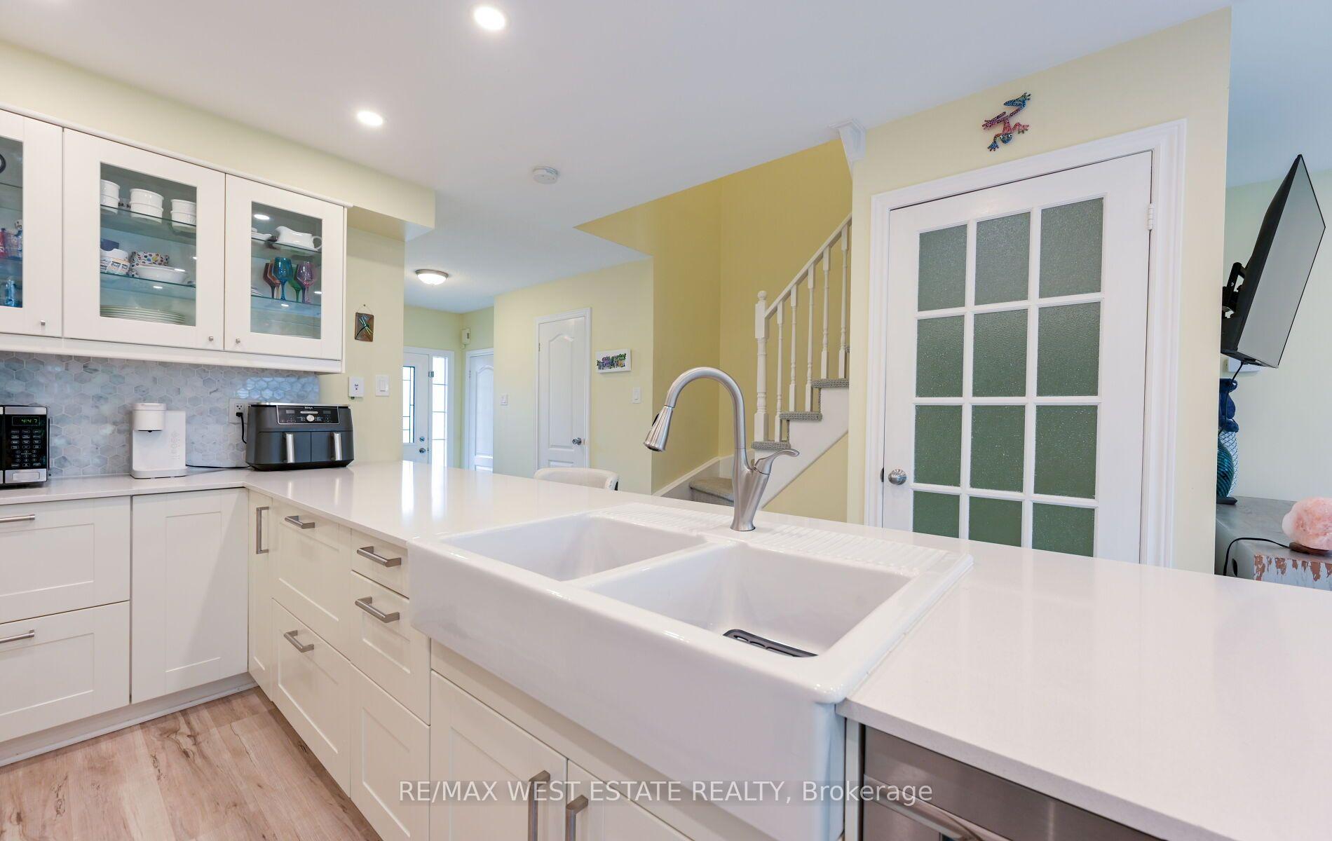 Photo 13 of 60 Waterbury Street, Caledon, Bolton East — HOMEH