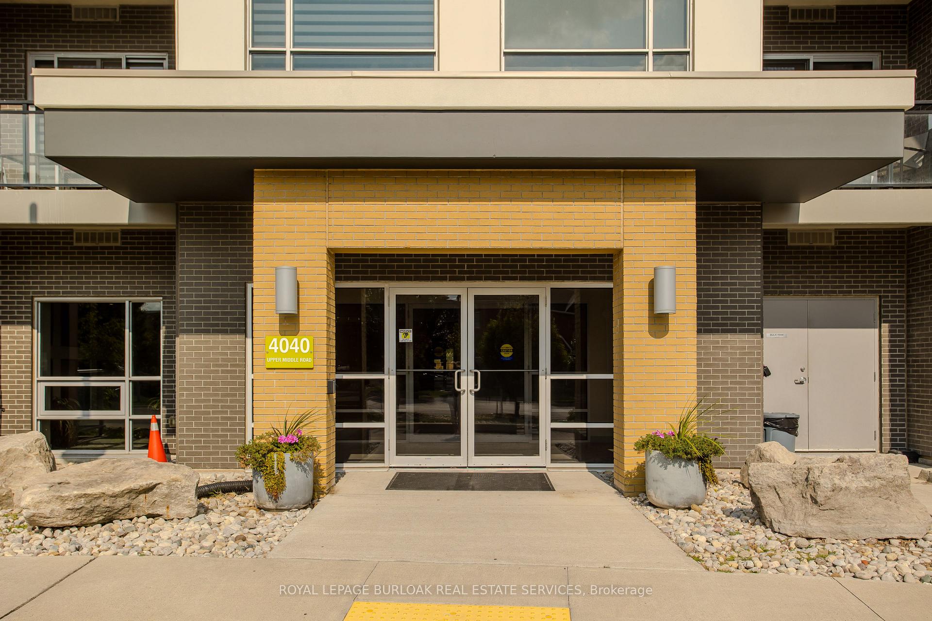 Photo 3 of Unit 315, 4040 Upper Middle Road, Burlington, Tansley — HOMEH