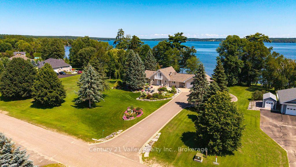 Photo 4 of 101 Biederman Road, North Algona Wilberforce, North Algona/Wilberforce Twp — HOMEH