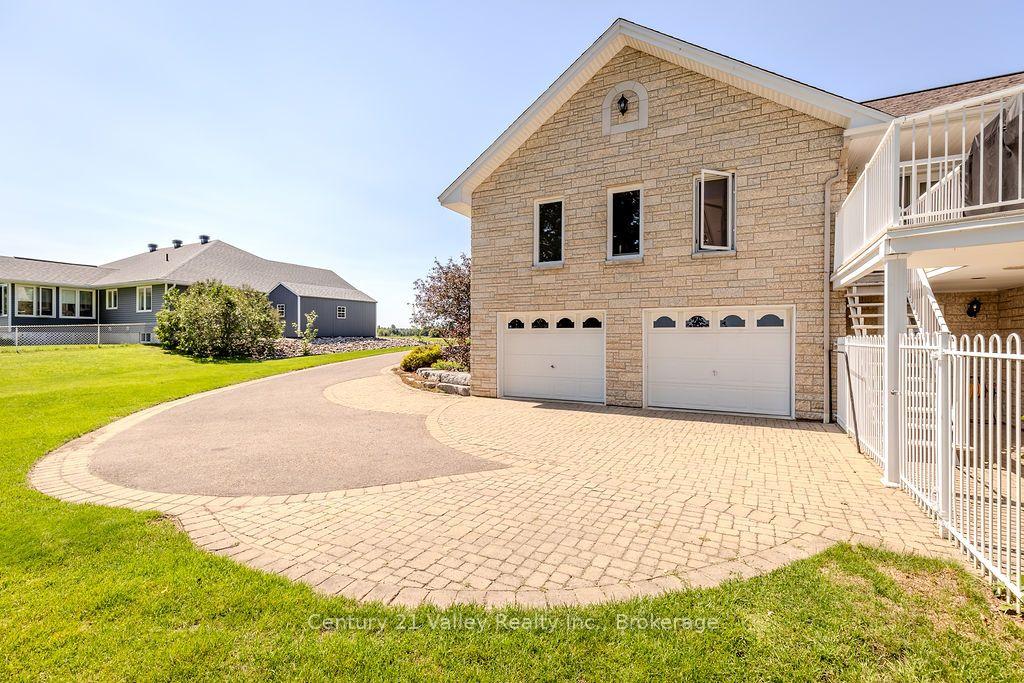 Photo 6 of 101 Biederman Road, North Algona Wilberforce, North Algona/Wilberforce Twp — HOMEH
