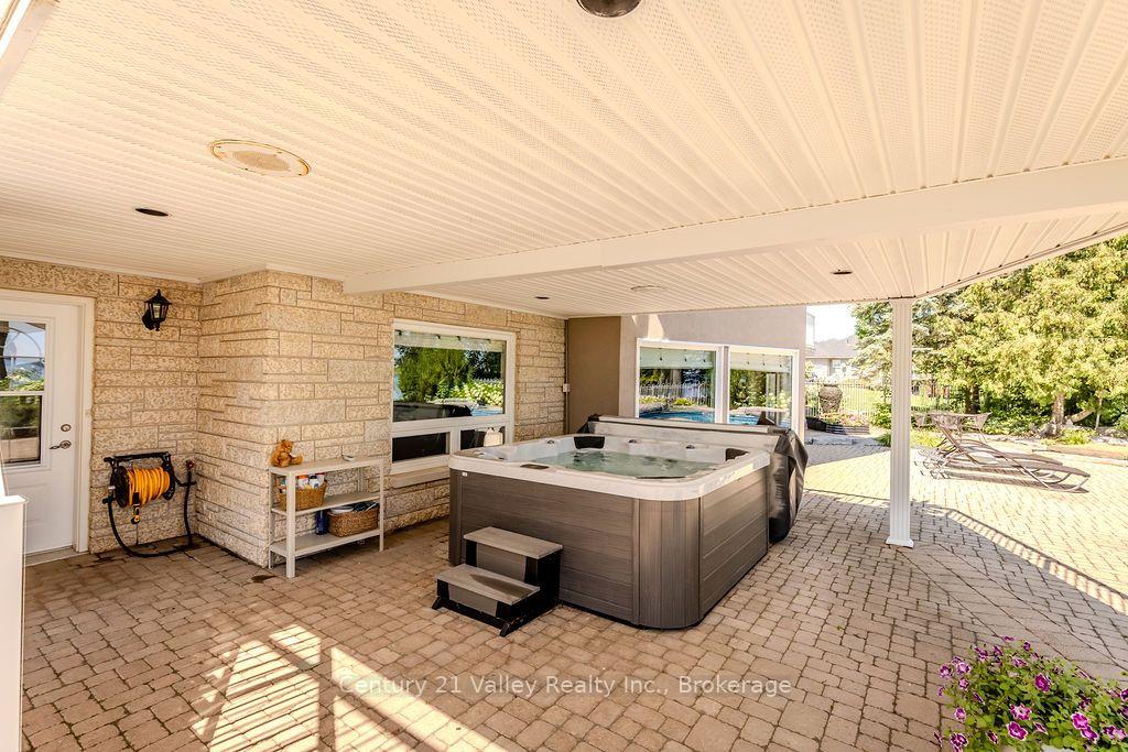 Photo 15 of 101 Biederman Road, North Algona Wilberforce, North Algona/Wilberforce Twp — HOMEH