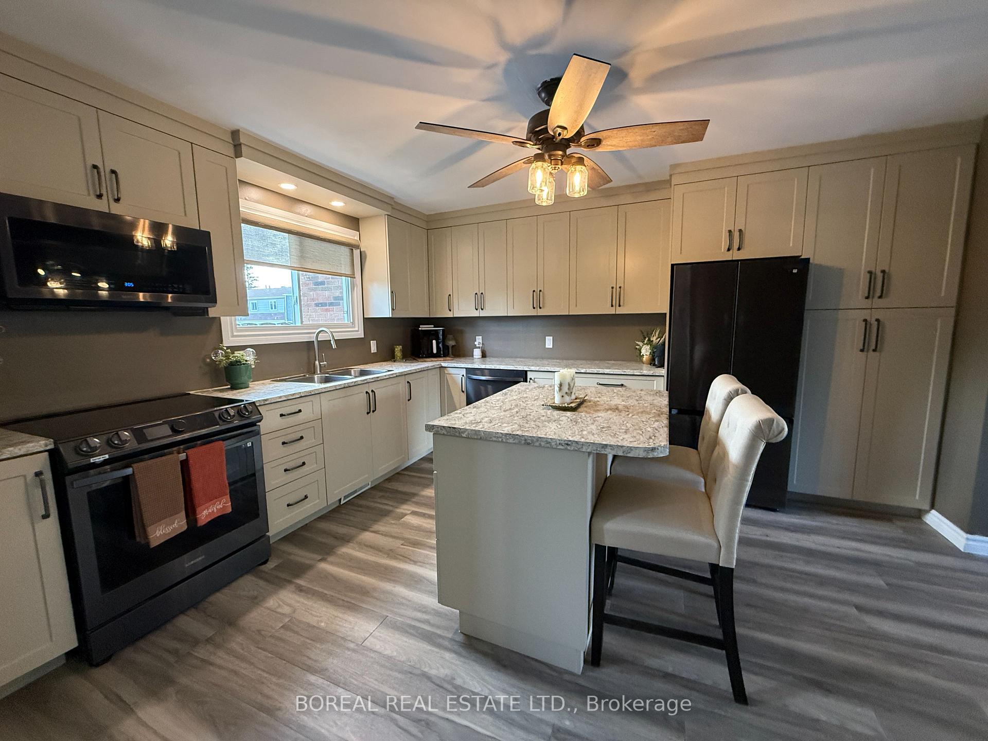 Photo 8 of Unit 3, 577 College Street, Timmins, TNW - Riverpark — HOMEH