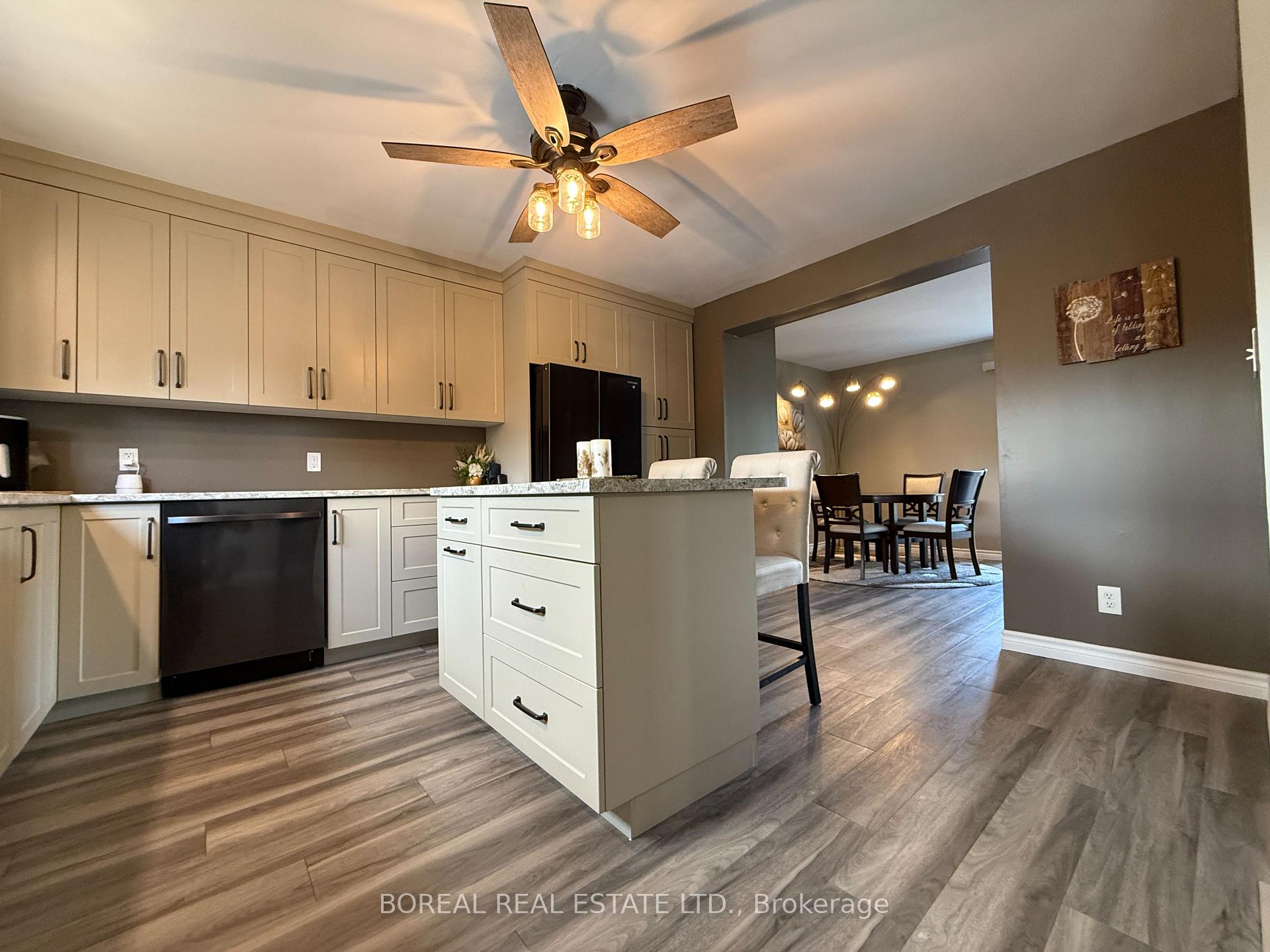Photo 10 of Unit 3, 577 College Street, Timmins, TNW - Riverpark — HOMEH