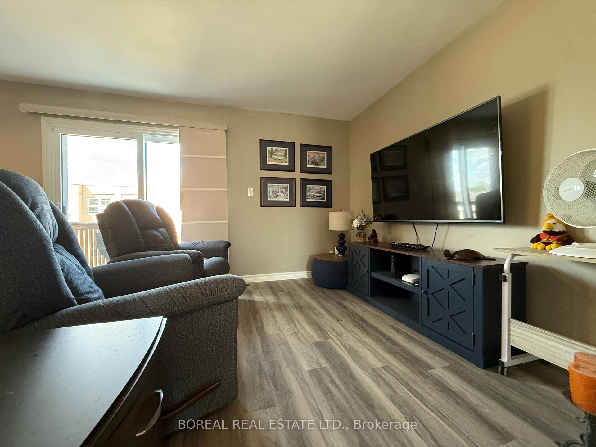 Photo 12 of Unit 3, 577 College Street, Timmins, TNW - Riverpark — HOMEH