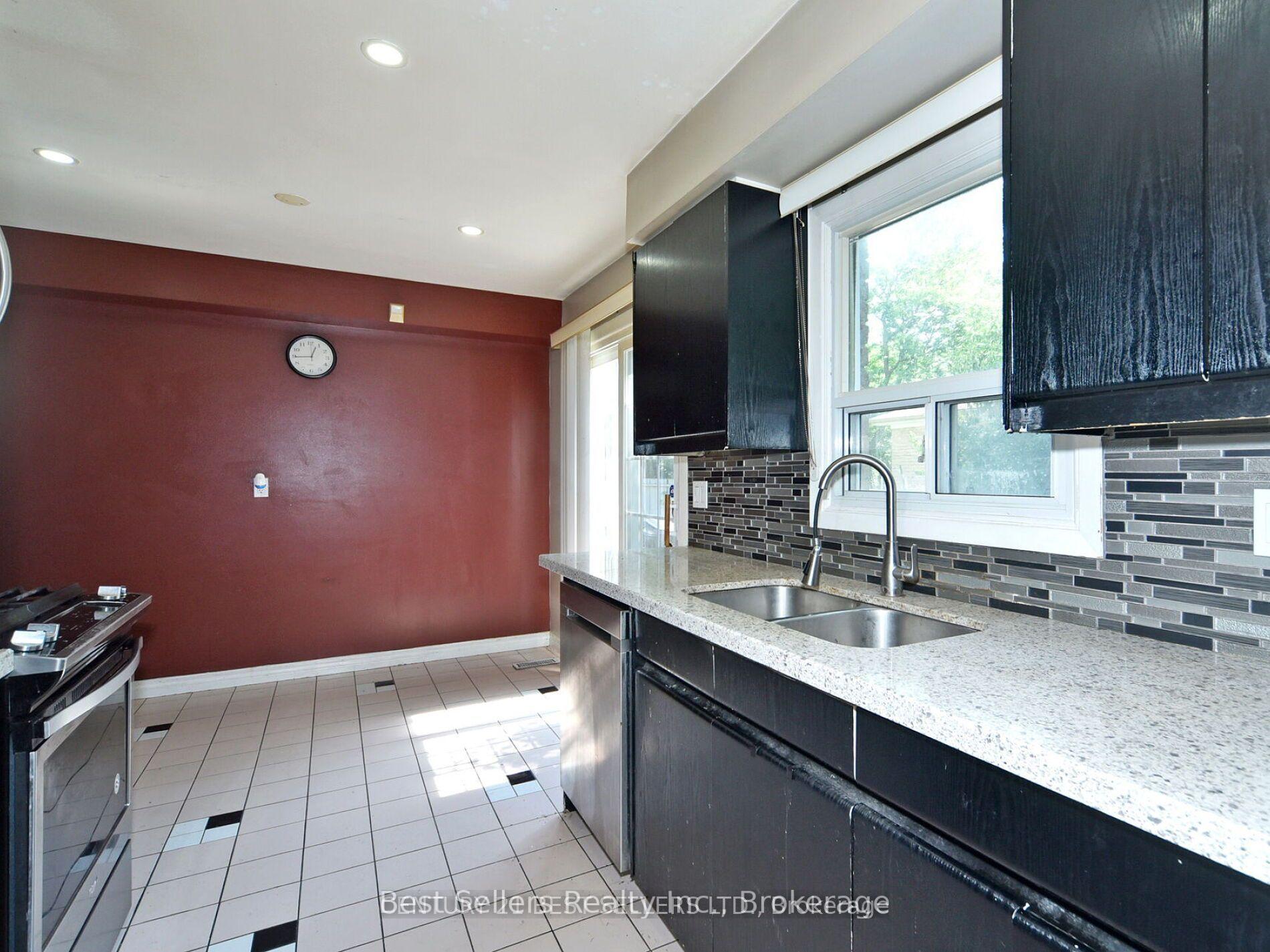 Photo 18 of 48 Marrakesh Drive, Scarborough, Agincourt North — HOMEH