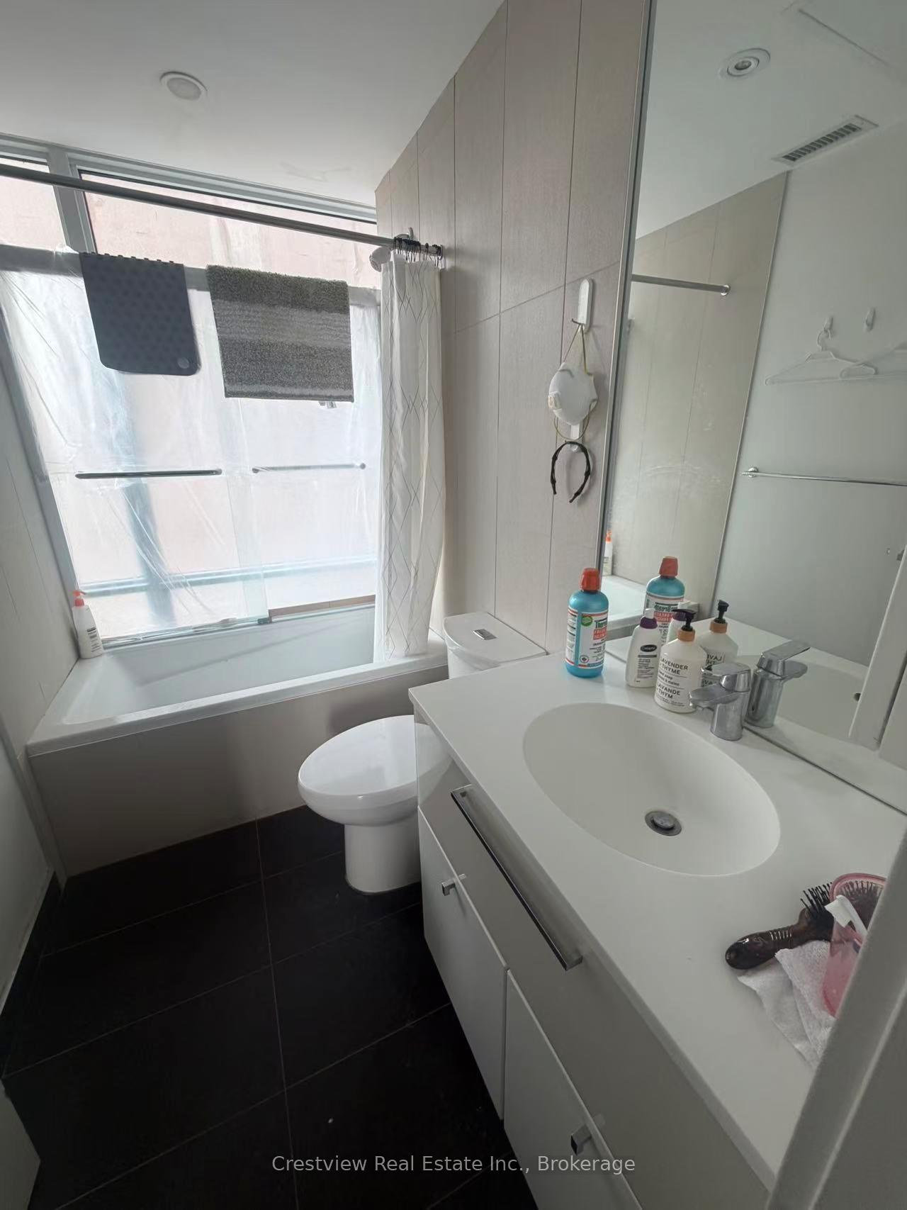 Photo 7 of Unit 2003, 15 grenville Street, Toronto, Bay Street Corridor — HOMEH
