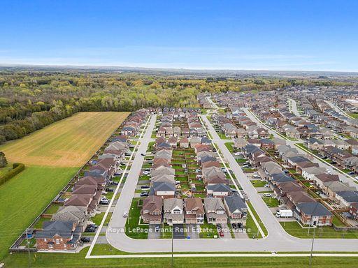 Photo 2 of 144 Bruce Cameron Drive, Clarington, Bowmanville — HOMEH