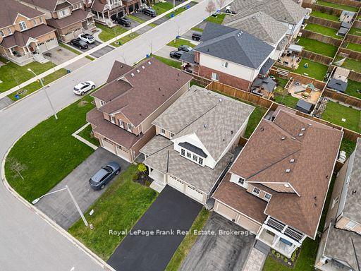 Photo 3 of 144 Bruce Cameron Drive, Clarington, Bowmanville — HOMEH