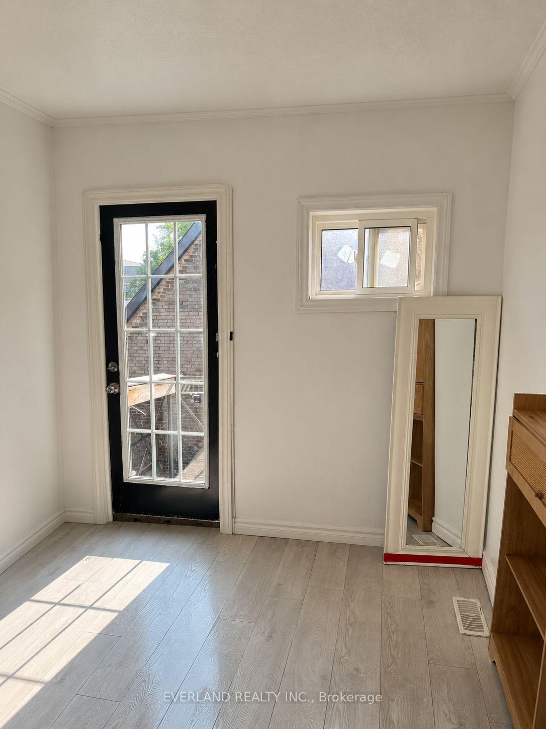 Photo 2 of Unit 201, 850 Bathurst Street, Toronto, The Annex — HOMEH