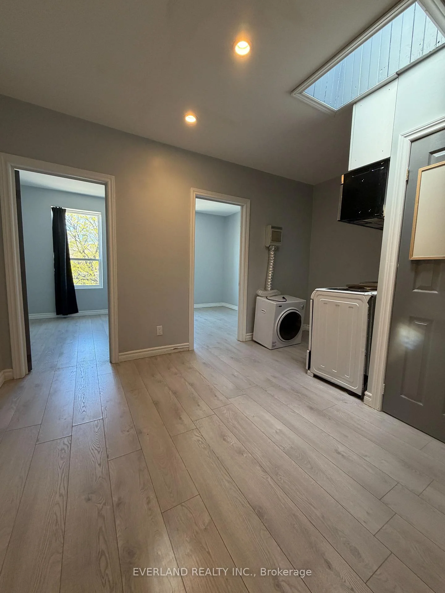Photo 3 of Unit 201, 850 Bathurst Street, Toronto, The Annex — HOMEH