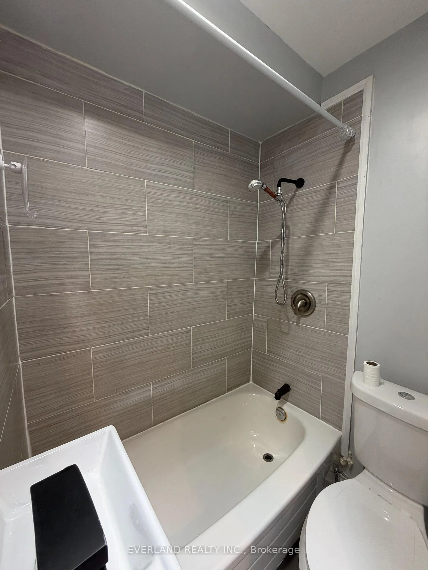 Photo 8 of Unit 201, 850 Bathurst Street, Toronto, The Annex — HOMEH