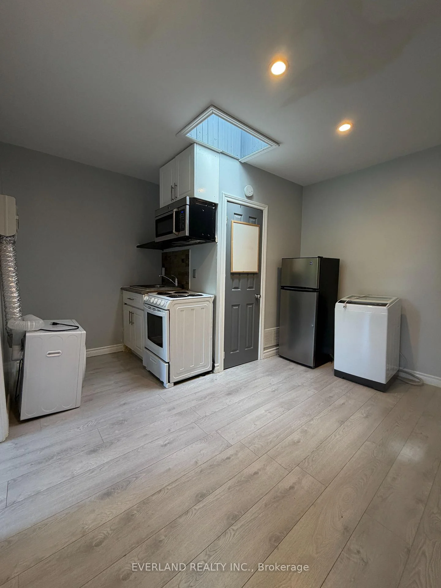 Photo 9 of Unit 201, 850 Bathurst Street, Toronto, The Annex — HOMEH