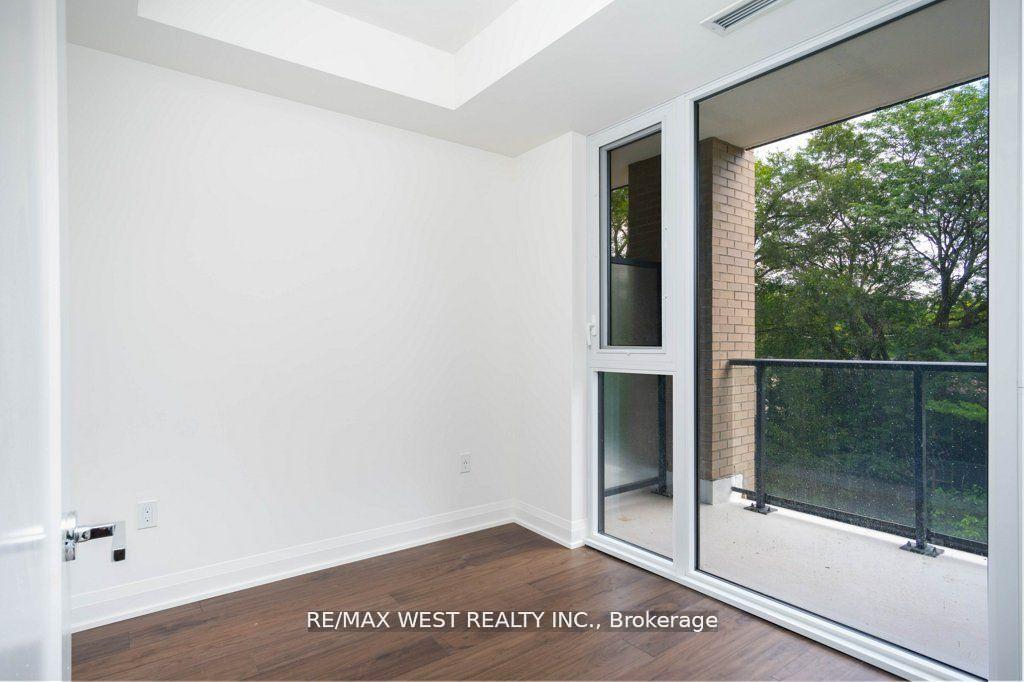 Photo 12 of Unit 307, 293 The Kingsway, Etobicoke, Edenbridge-Humber Valley — HOMEH