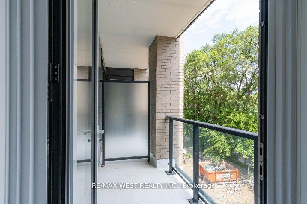 Photo 20 of Unit 307, 293 The Kingsway, Etobicoke, Edenbridge-Humber Valley — HOMEH