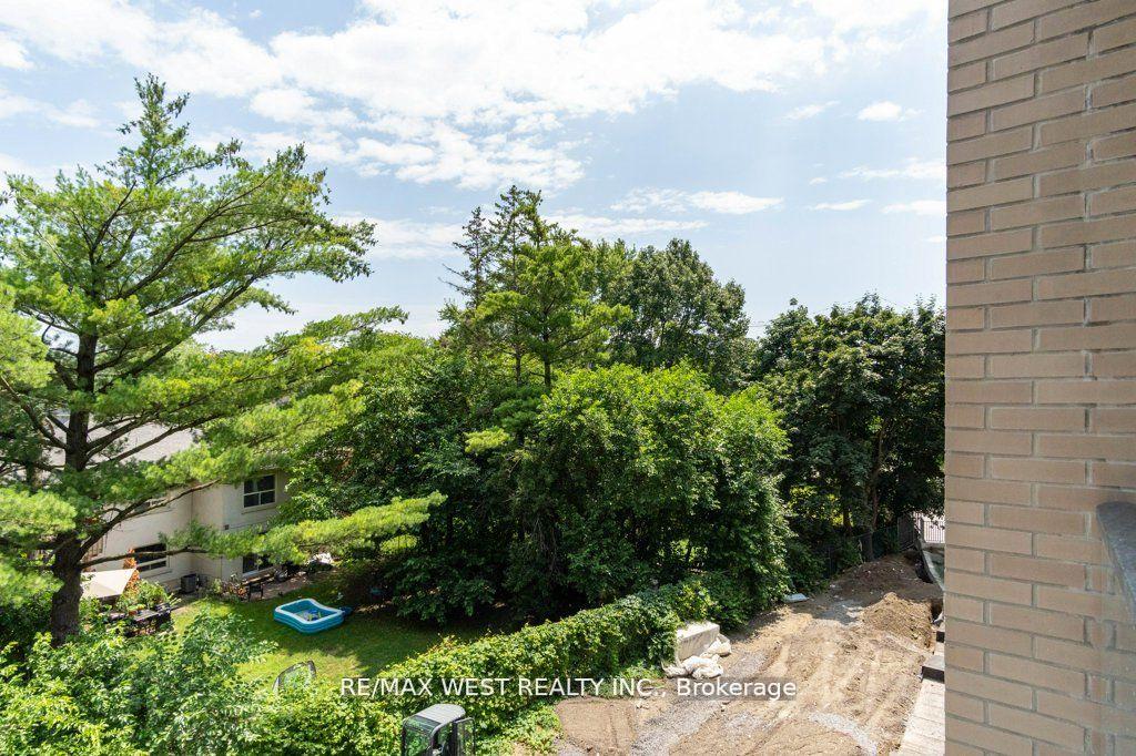 Photo 23 of Unit 307, 293 The Kingsway, Etobicoke, Edenbridge-Humber Valley — HOMEH