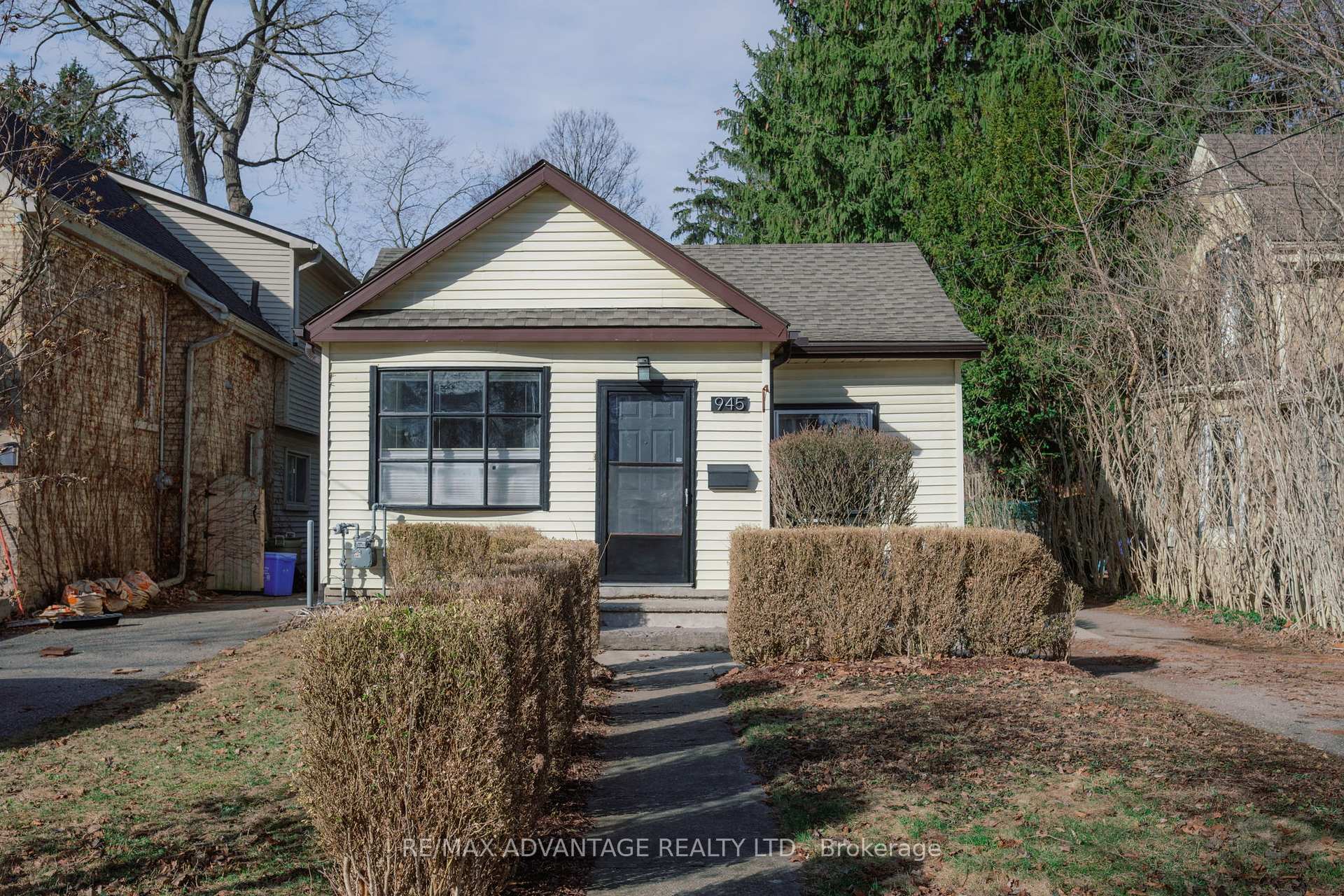 Photo 1 of 945 Colborne Street, London, East B — HOMEH